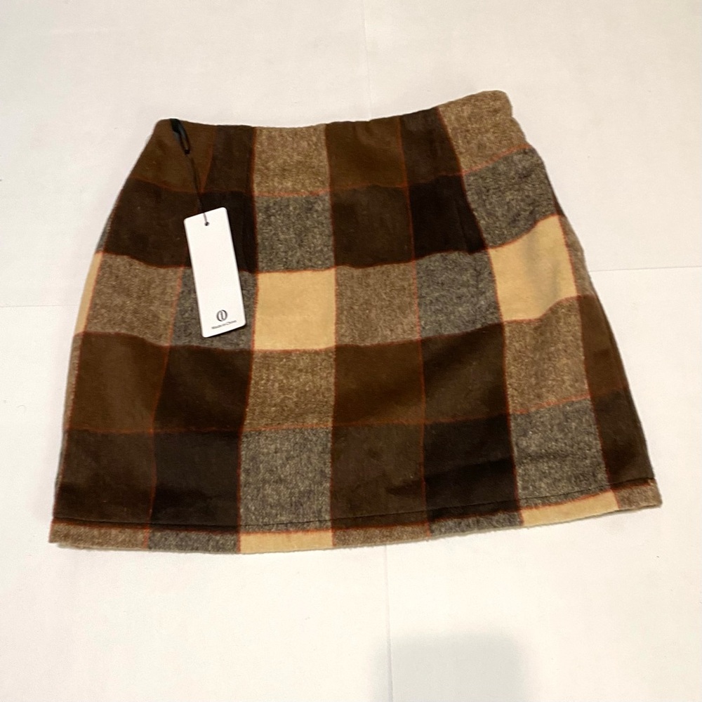 38. Chic Checkered Mini Skirt in Brown and Tan - Picture 5 of 8